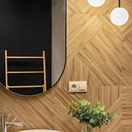 Artis By Housine Daire