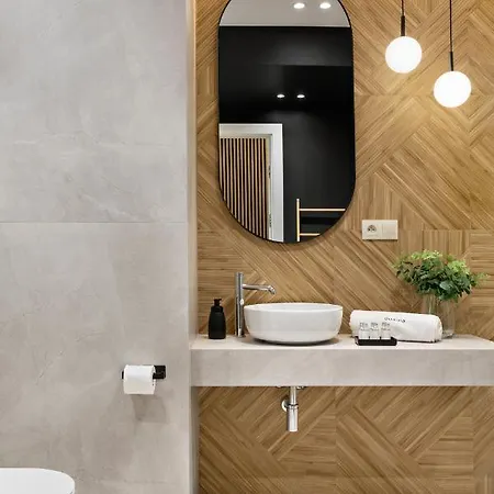 Artis By Housine Daire